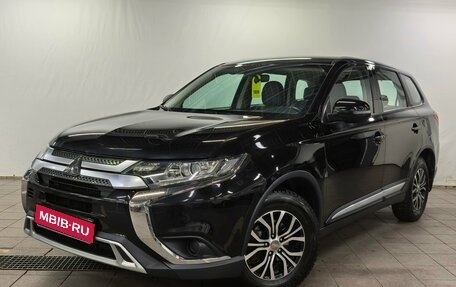 Mitsubishi Outlander III рестайлинг 3, 2019 год, 2 050 000 рублей, 1 фотография