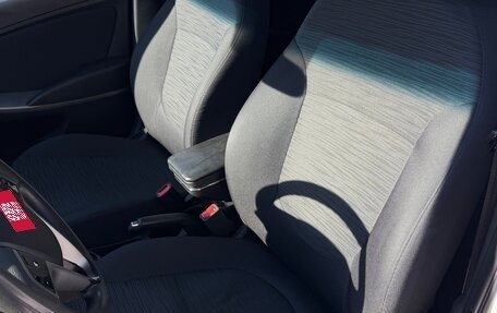 Hyundai Solaris II рестайлинг, 2016 год, 1 050 000 рублей, 12 фотография