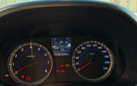 Hyundai Solaris II рестайлинг, 2016 год, 1 050 000 рублей, 23 фотография