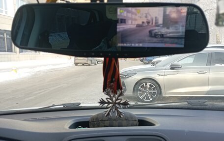 Renault Logan II, 2019 год, 700 000 рублей, 4 фотография