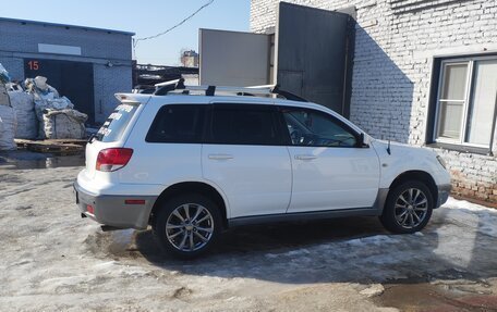 Mitsubishi Outlander III рестайлинг 3, 2003 год, 750 000 рублей, 5 фотография