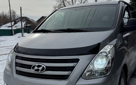 Hyundai Grand Starex Grand Starex I рестайлинг 2, 2017 год, 2 780 000 рублей, 2 фотография