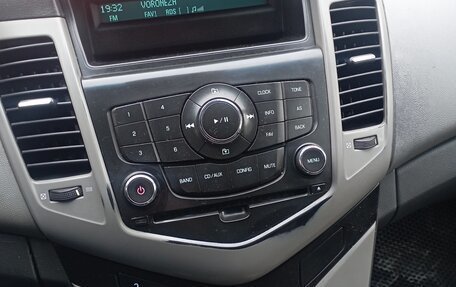 Chevrolet Cruze II, 2010 год, 550 000 рублей, 3 фотография