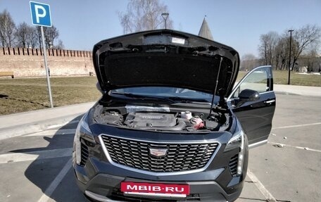 Cadillac XT4 I, 2019 год, 2 950 000 рублей, 3 фотография