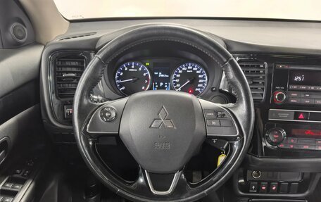 Mitsubishi Outlander III рестайлинг 3, 2019 год, 2 050 000 рублей, 12 фотография