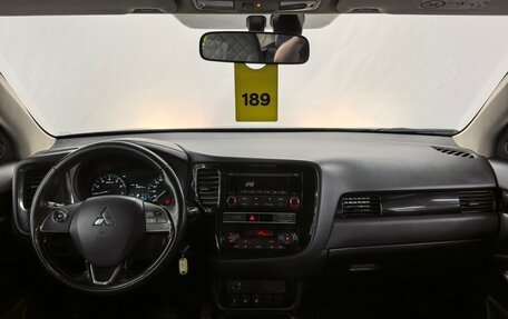 Mitsubishi Outlander III рестайлинг 3, 2019 год, 2 050 000 рублей, 10 фотография