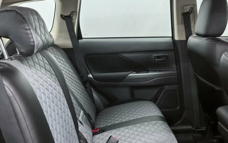 Mitsubishi Outlander III рестайлинг 3, 2019 год, 2 050 000 рублей, 19 фотография