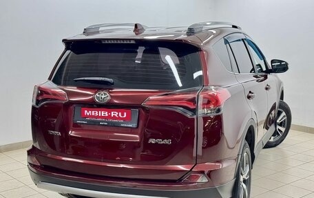 Toyota RAV4, 2017 год, 1 919 000 рублей, 6 фотография