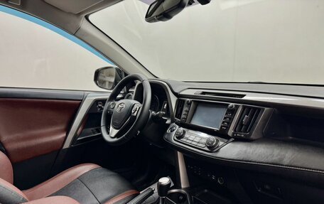 Toyota RAV4, 2017 год, 1 919 000 рублей, 13 фотография