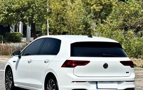 Volkswagen Golf VIII, 2022 год, 2 050 000 рублей, 4 фотография