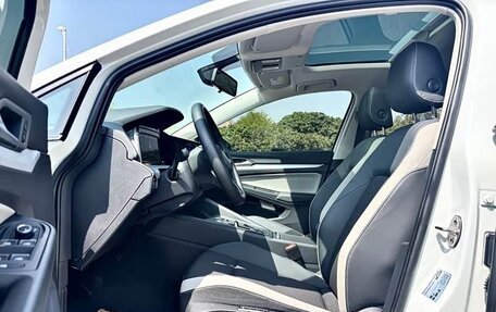 Volkswagen Golf VIII, 2022 год, 2 050 000 рублей, 9 фотография