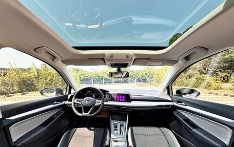 Volkswagen Golf VIII, 2022 год, 2 050 000 рублей, 11 фотография