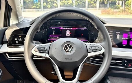 Volkswagen Golf VIII, 2022 год, 2 050 000 рублей, 16 фотография