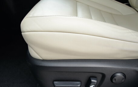 Lexus RX IV рестайлинг, 2017 год, 3 990 000 рублей, 26 фотография