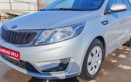 KIA Rio III рестайлинг, 2014 год, 880 000 рублей, 2 фотография