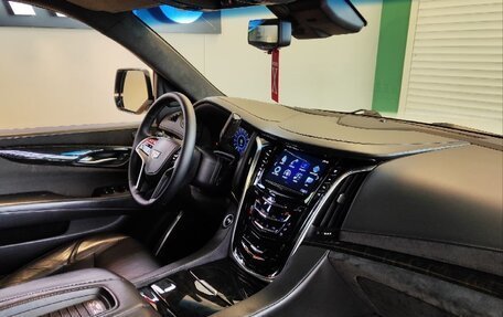 Cadillac Escalade IV, 2018 год, 4 600 000 рублей, 8 фотография