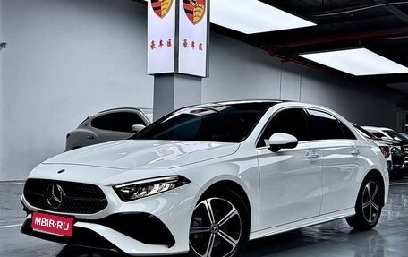 Mercedes-Benz A-Класс, 2023 год, 1 727 000 рублей, 1 фотография
