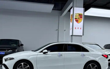 Mercedes-Benz A-Класс, 2023 год, 1 727 000 рублей, 2 фотография