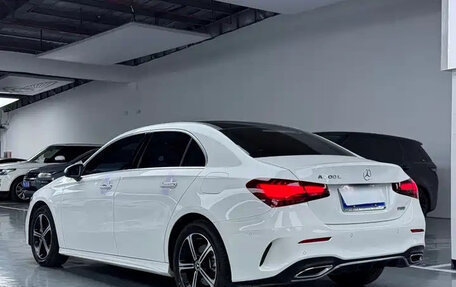Mercedes-Benz A-Класс, 2023 год, 1 727 000 рублей, 3 фотография