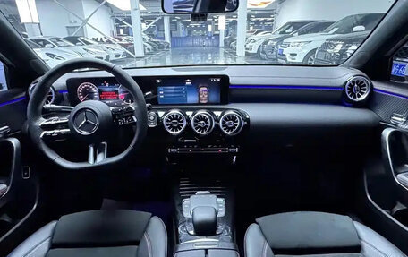 Mercedes-Benz A-Класс, 2023 год, 1 727 000 рублей, 9 фотография