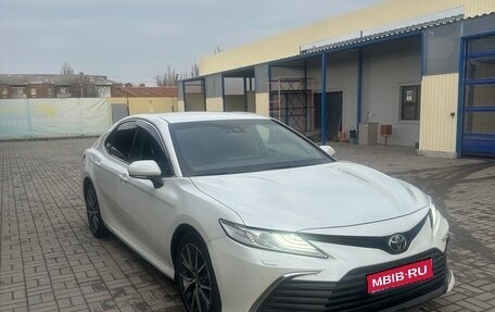 Toyota Camry, 2021 год, 2 890 000 рублей, 1 фотография