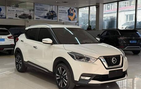 Nissan Kicks I, 2022 год, 1 770 000 рублей, 2 фотография