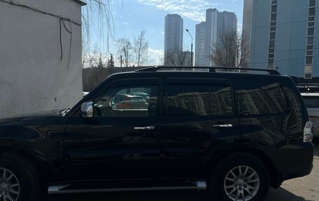 Mitsubishi Pajero IV, 2017 год, 2 990 000 рублей, 4 фотография