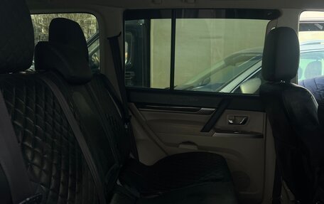 Mitsubishi Pajero IV, 2017 год, 2 990 000 рублей, 13 фотография