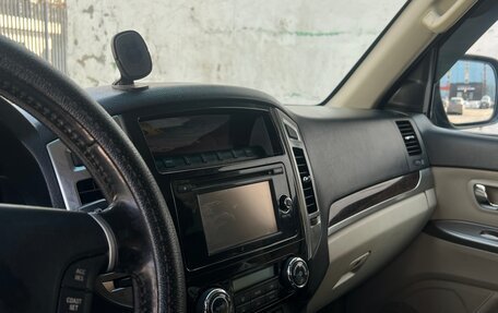 Mitsubishi Pajero IV, 2017 год, 2 990 000 рублей, 20 фотография