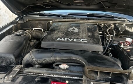 Mitsubishi Pajero IV, 2017 год, 2 990 000 рублей, 22 фотография