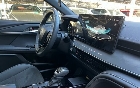 Toyota Camry, 2024 год, 3 950 000 рублей, 13 фотография