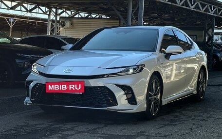 Toyota Camry, 2024 год, 3 950 000 рублей, 2 фотография