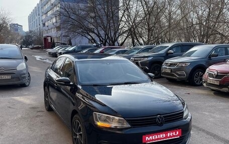 Volkswagen Jetta VI, 2011 год, 750 000 рублей, 3 фотография