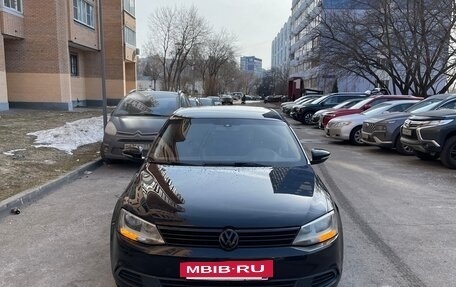 Volkswagen Jetta VI, 2011 год, 750 000 рублей, 2 фотография