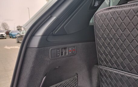 Audi Q7, 2024 год, 12 500 000 рублей, 18 фотография