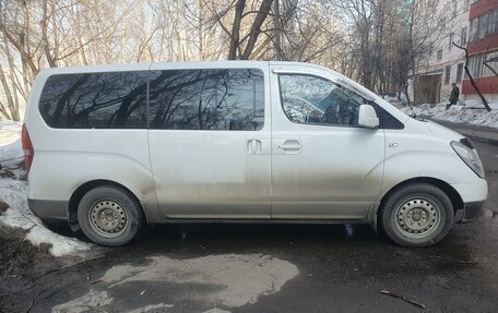 Hyundai H-1 II рестайлинг, 2010 год, 1 303 000 рублей, 2 фотография