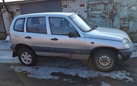 Chevrolet Niva I рестайлинг, 2004 год, 1 фотография