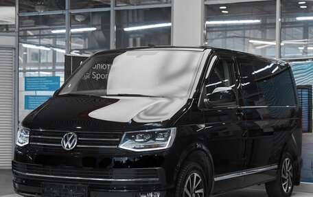 Volkswagen Multivan T6 рестайлинг, 2019 год, 3 945 000 рублей, 1 фотография