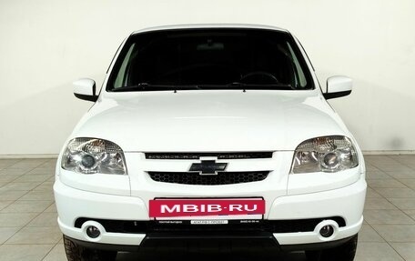 Chevrolet Niva I рестайлинг, 2017 год, 742 000 рублей, 2 фотография