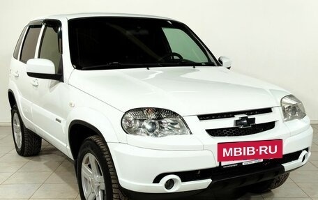 Chevrolet Niva I рестайлинг, 2017 год, 742 000 рублей, 3 фотография