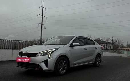 KIA Rio IV, 2021 год, 1 549 000 рублей, 4 фотография