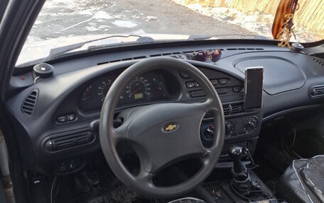 Chevrolet Niva I рестайлинг, 2004 год, 3 фотография