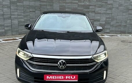 Volkswagen Jetta VII, 2022 год, 1 950 000 рублей, 2 фотография