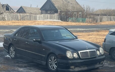 Mercedes-Benz E-Класс, 1999 год, 310 000 рублей, 2 фотография