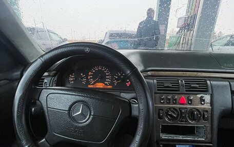 Mercedes-Benz E-Класс, 1999 год, 310 000 рублей, 7 фотография