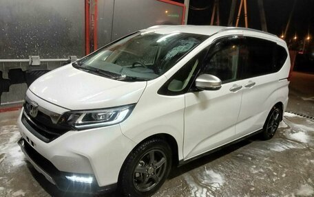 Honda Freed II, 2022 год, 1 450 000 рублей, 7 фотография