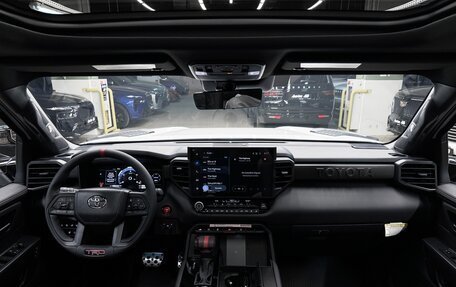 Toyota Sequoia, 2025 год, 15 990 000 рублей, 15 фотография