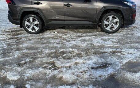 Toyota RAV4, 2020 год, 3 950 000 рублей, 1 фотография