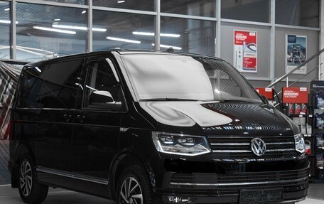 Volkswagen Multivan T6 рестайлинг, 2019 год, 3 945 000 рублей, 3 фотография