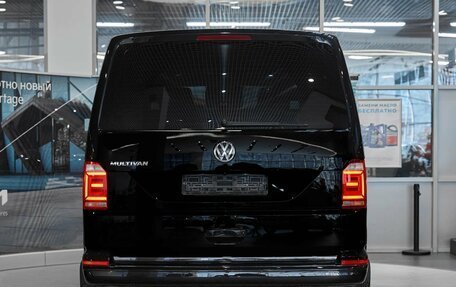 Volkswagen Multivan T6 рестайлинг, 2019 год, 3 945 000 рублей, 5 фотография